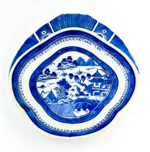 lot 72 image: Chinese Blue Canton Porcelain Shrimp Dish