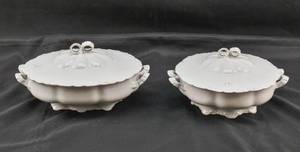 lot 305 image: 2 White Porcelain Lidded Tureens
