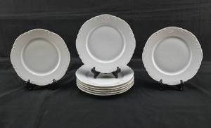lot 301 image: 8 White Porcelain Dinner Plates from Racine Bavaria and Haviland France
