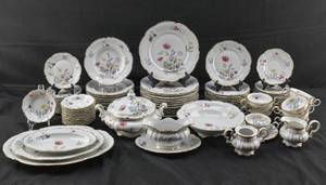 lot 214 image: Large Set of Wildflower Hutschenreuther Porcelain 75
