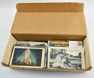 lot 313 image: Collection of Vintage Postcards and Travel Photos