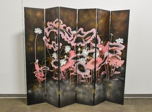 lot 50 image: Large Lacquered Asian 6 Panel Folding Screen
