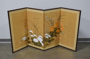 lot 39 image: Large Hand Painted Japanese Floral Byobu