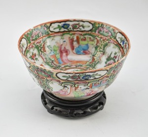 lot 181 image: Famille Rose Style Porcelain Bowl with Wooden Base