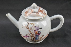 lot 183 image: Antique Chinese Porcelain Teapot