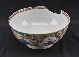 lot 182 image: East Asian Porcelain Bowl, Broken