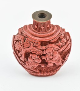 lot 53 image: Chinese Cinnabar Snuff Bottle