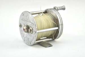 lot 53 image: Vintage Mercury Bronson Bait Casting Fishing Reel 2550