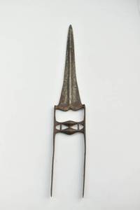 lot 10 image: Antique Metal Indian Katar Dagger