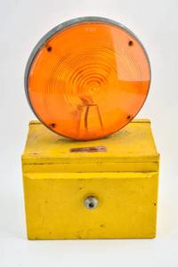 lot 148 image: Vintage Warning Light by Do-Ray Lamp Co. & Warning Lite