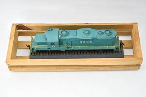 lot 113 image: 2001 SECX Teal Model Electric Train