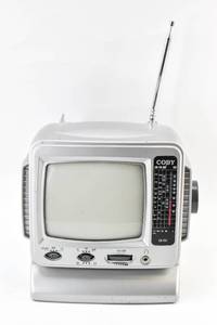 lot 33 image: Vintage Coby 5 CX-TV1 TV with AMFM Radio