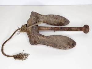 lot 143 image: 11 LB Cast Iron Metal Nautical Anchor