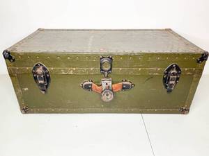 lot 73 image: Antique Green Steamer Trunk Chest