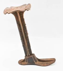 lot 135 image: Eclipse Cast Iron Metal Shoe Anvil or Mold