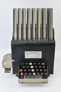 lot 149 image: Vintage The Lightning Change Maker Coin Dispenser