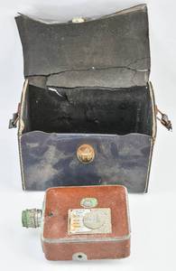lot 94 image: Vintage Keystone 8mm Movie Camera K-32 Olympic w Case