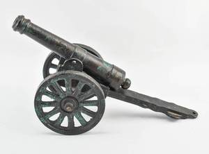 lot 78 image: Cast Iron Miniature Cannon Replica #1