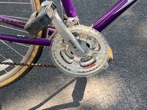 lot 14 image: GT airstream 27 inch bike