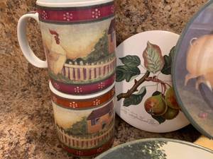 lot 57 image: Farmhouse Decor