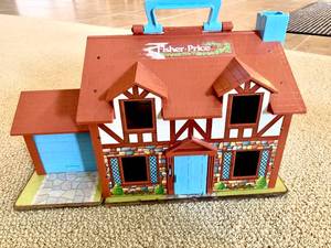 lot 61 image: Fisher Price Toy Haul