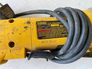lot 43 image: Dewalt 4 inch angle grinder
