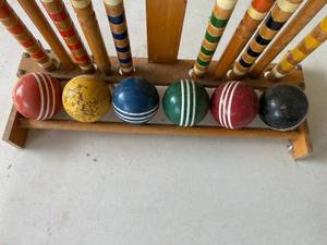 lot 48 image: Croquet Set