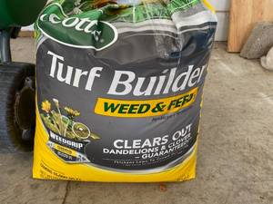 lot 89 image: Lawn Care Items