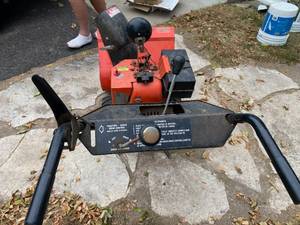 lot 117 image: Gibson 24 inch Two Stage Snowblower