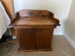 lot 177 image: Two Nightstands