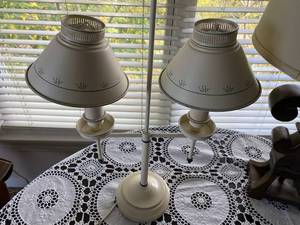 lot 178 image: Table Lamps