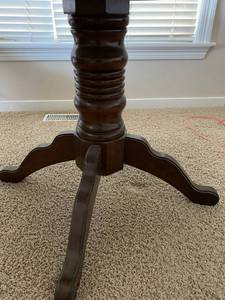lot 183 image: Wood Pedestal Table