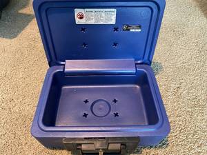 lot 194 image: Fireproof Safe - Sentry 1100
