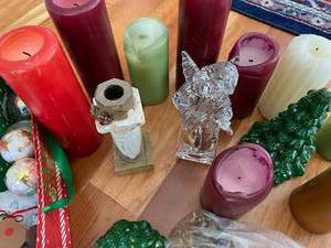 lot 203 image: Christmas Lot