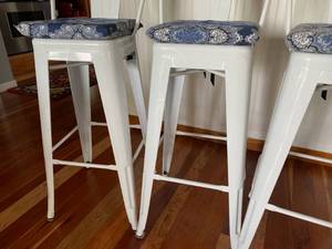 lot 230 image: White Metal Bistro Style Bar Stools