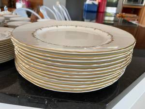 lot 231 image: Royal Worchester Dinnerware