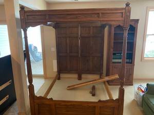lot 251 image: Queen Bed