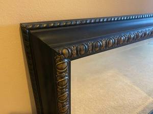 lot 256 image: Framed Wall Mirror