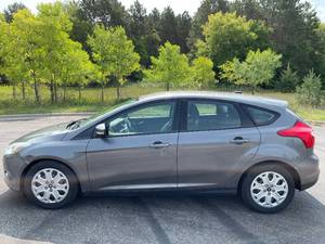 2012 Ford Focus SE - 2 OWNERS