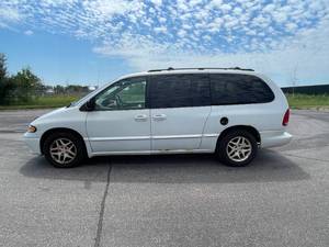 1998 Dodge Grand Caravan ES - 2 OWNERS
