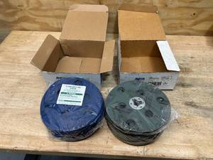 lot 57 image: AVOS Lot of 2 Boxes of- 7 Diameter NORTON Norzon Plus Speed-Lok Discs (10 per box)