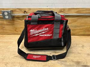 lot 13 image: MILWAUKEE 15 in. PACKOUT Tool Bag