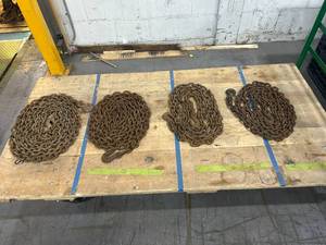 lot 69 image: Lot of 4 Chains