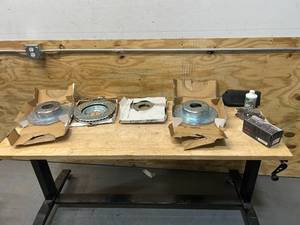 lot 83 image: Lot of Automotive Items