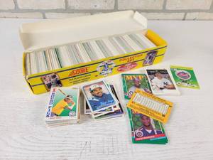 lot 72 image: Box full of Assorted Baseball Cards