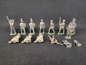 lot 89 image: (14) Vintage Lead WW1 Toy Soldiers
