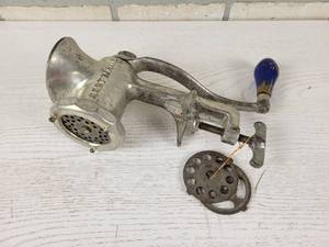 lot 170 image: Vintage Best Made #25 Food Grinder