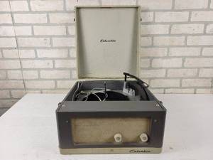 lot 199 image: Vintage Columbia Model 415 Record Player - works but needs new needle