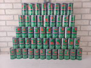 lot 59 image: COMPLETE 1976 Bi-Centennial 7up State 12oz Can Collection