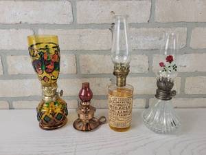 lot 211 image: (4) Mini Oil Lamps - NO SHIPPING